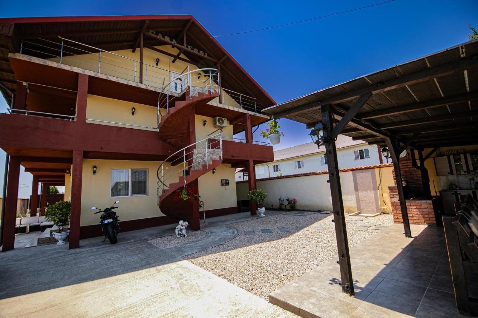 מלון Două Mai Casa Jessi מראה חיצוני תמונה